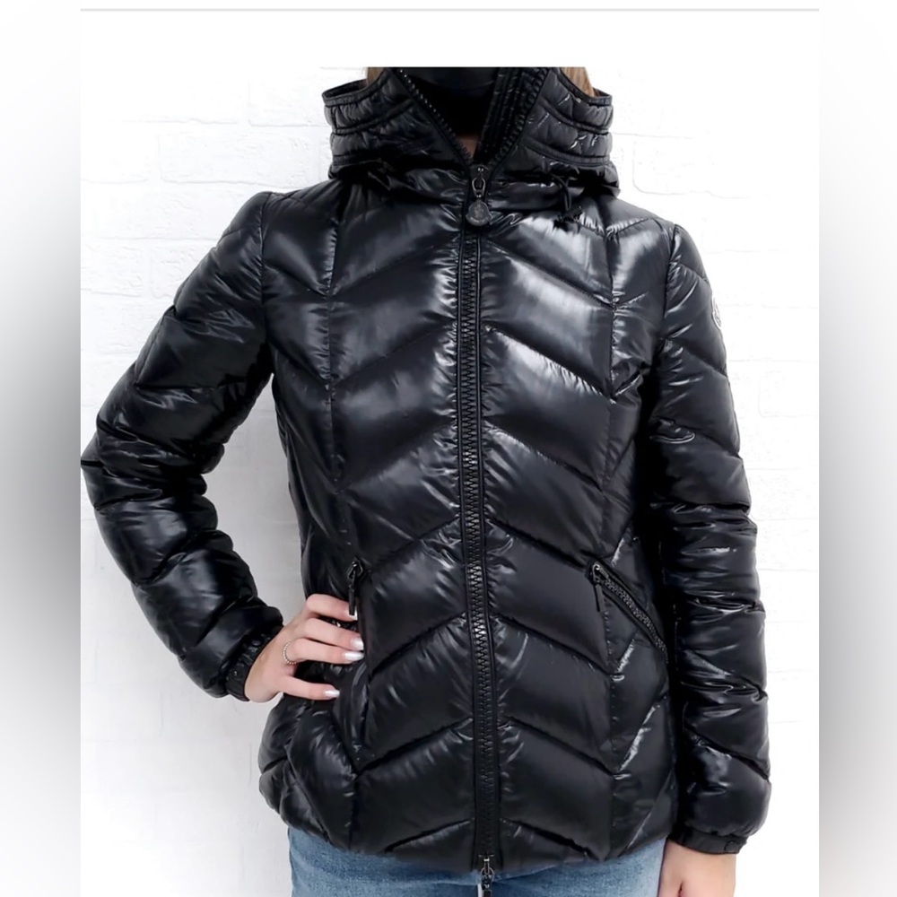 **SOLD** Moncler Women's Black Puffer Jacket